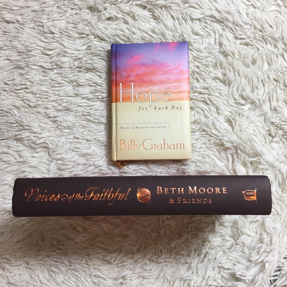 Accessories - Billy Graham Beth Moore daily Devotionals hardback